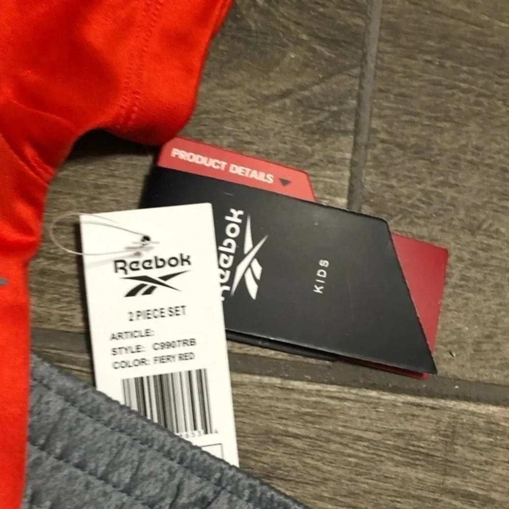 Nwt boys Reebok set red and black activewear sporty streetwear